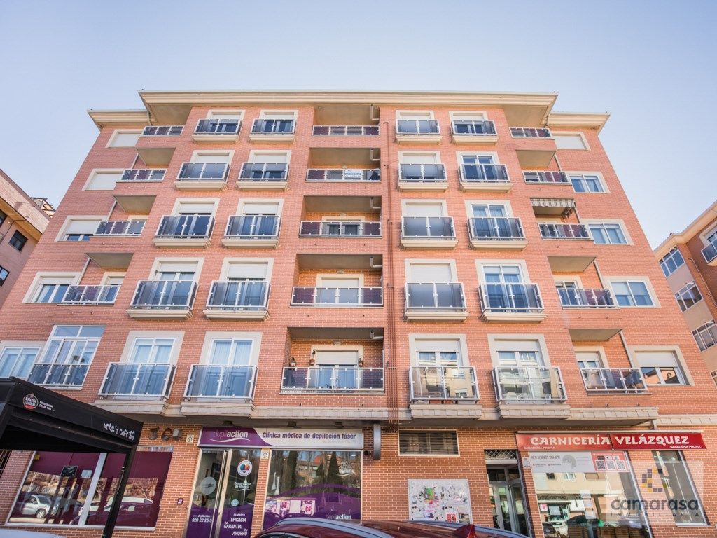 Flat to rent in Calle Agustín Rodríguez Sahagún, 36, Universidad