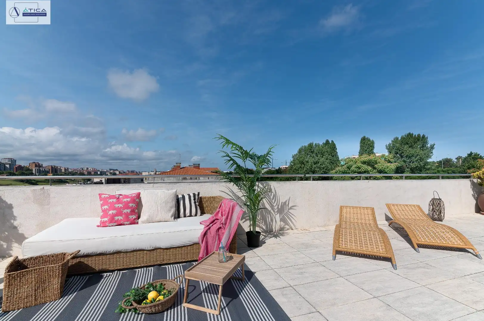 Terrasse von Dachboden zum Verkauf in Santander mit Heizung, Privatgarten und Parkett