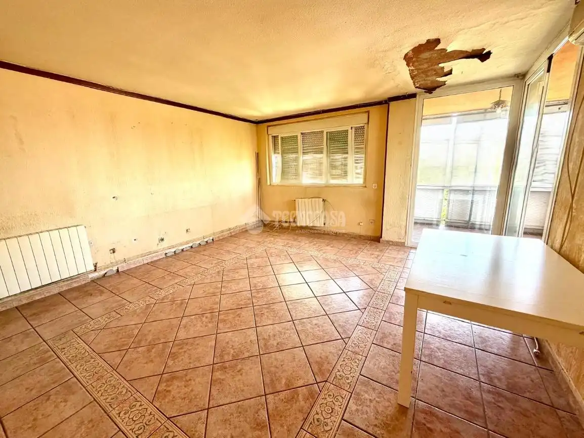 Sala d'estar de Pis en venda en Móstoles amb Calefacció i Piscina comunitària