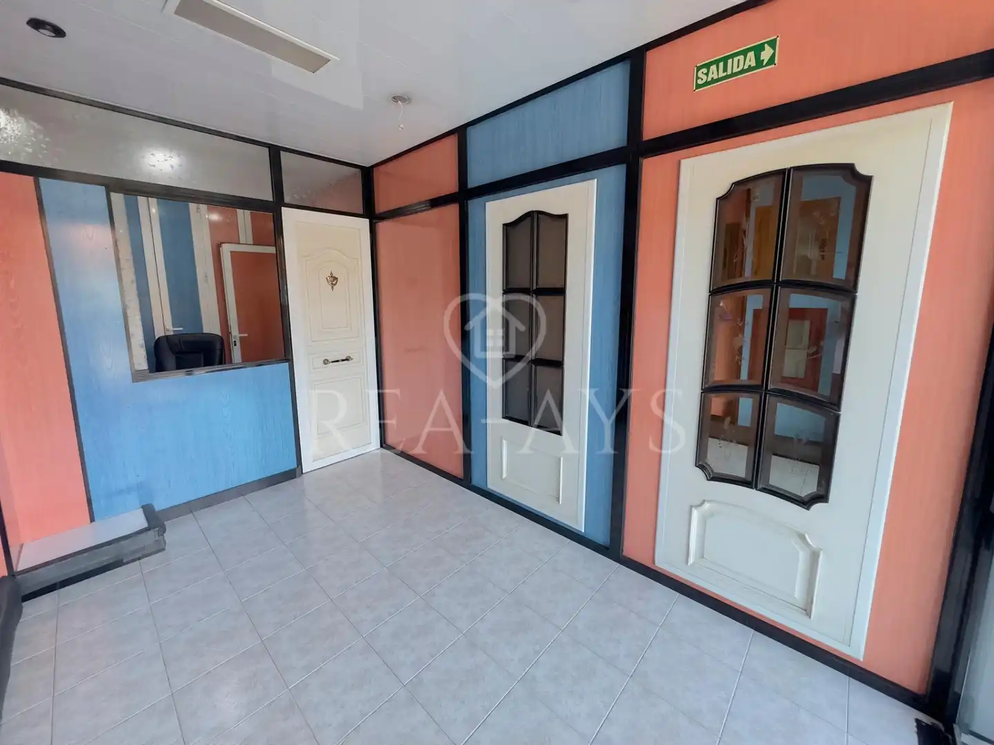 Business premises for sale in Castell - Poble Vell, imagen 4