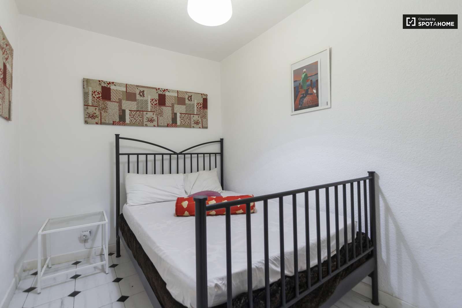 Bedroom of Flat for share in  Madrid Capital  with Air Conditioner, Heating and Terrace