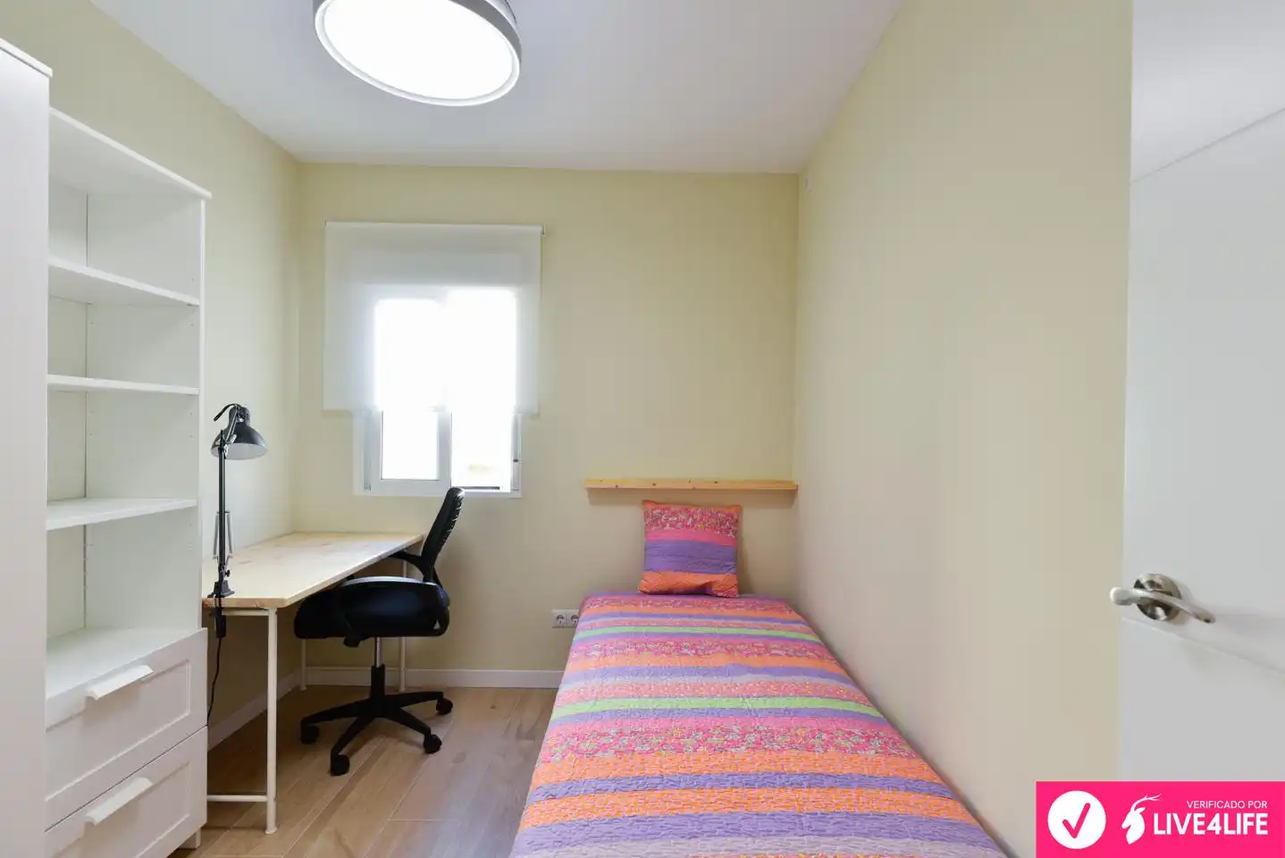 Bedroom of Flat for rent in Sevilla  with Air Conditioner, Furnished and Balcony