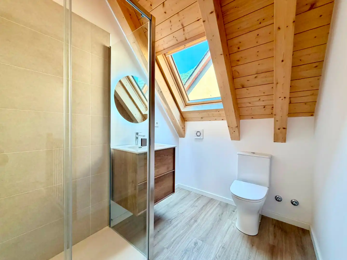 Bathroom of Duplexes for sale in Naut Aran  with Heating, Furnished and Balcony