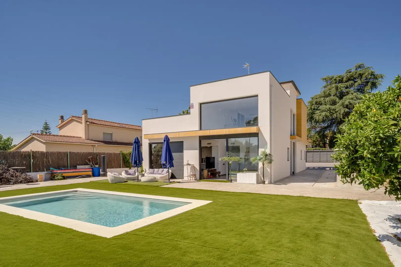 Vista exterior de Casa o xalet en venda en Sentmenat amb Calefacció i Jardí privat