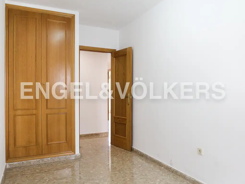 Wohnung zur Miete in Valencia mit Klimaanlage, Heizung und Balkon