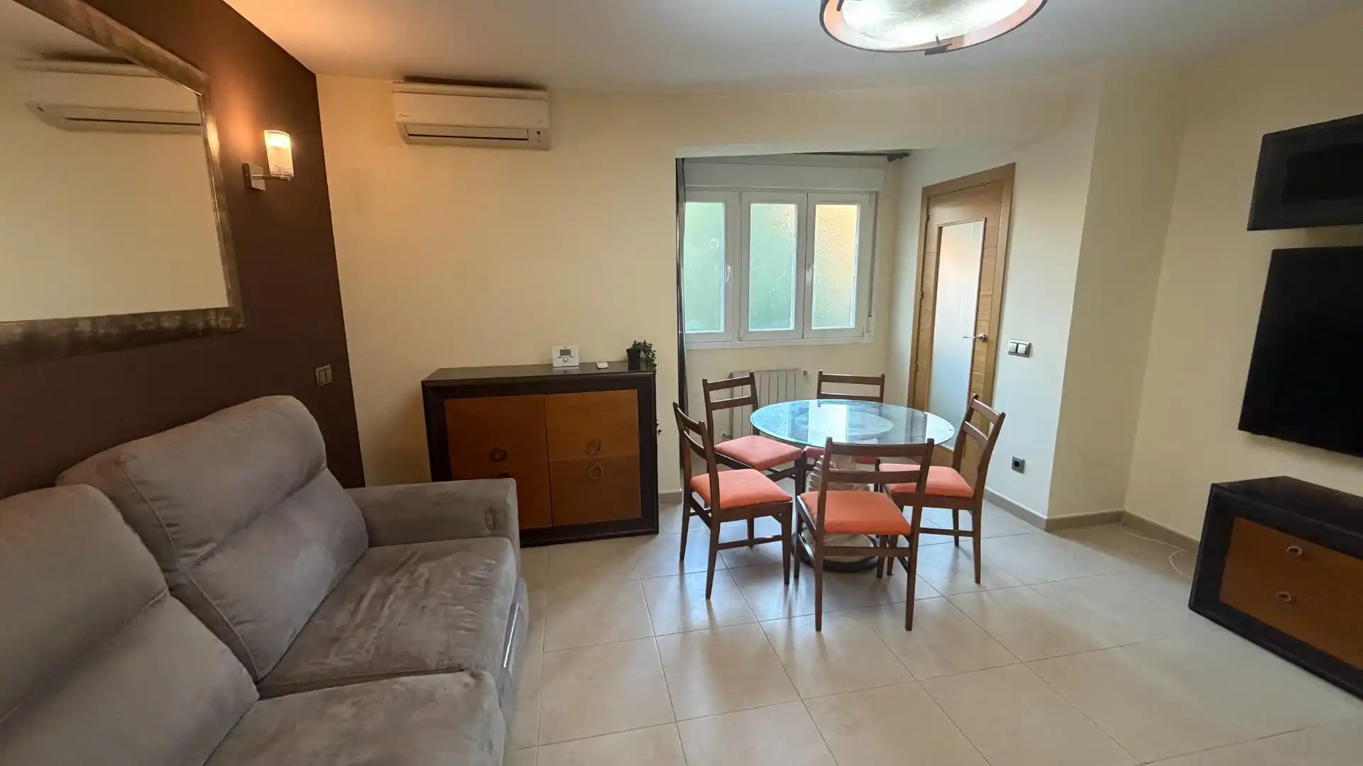 Wohnzimmer von Wohnung zur Miete in Madrid mit Klimaanlage, Heizung und Möbliert