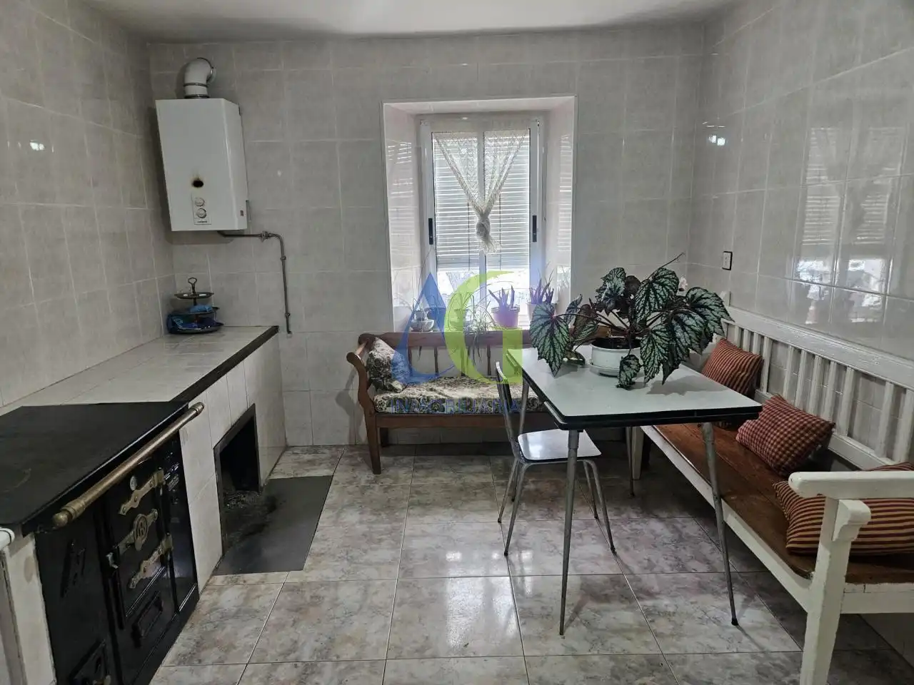 Cocina de Casa o chalet en venta en Cistierna con Jardín privado, Parquet y Terraza