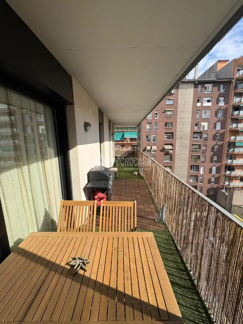 Terrassa de Pis en venda en Sant Martí