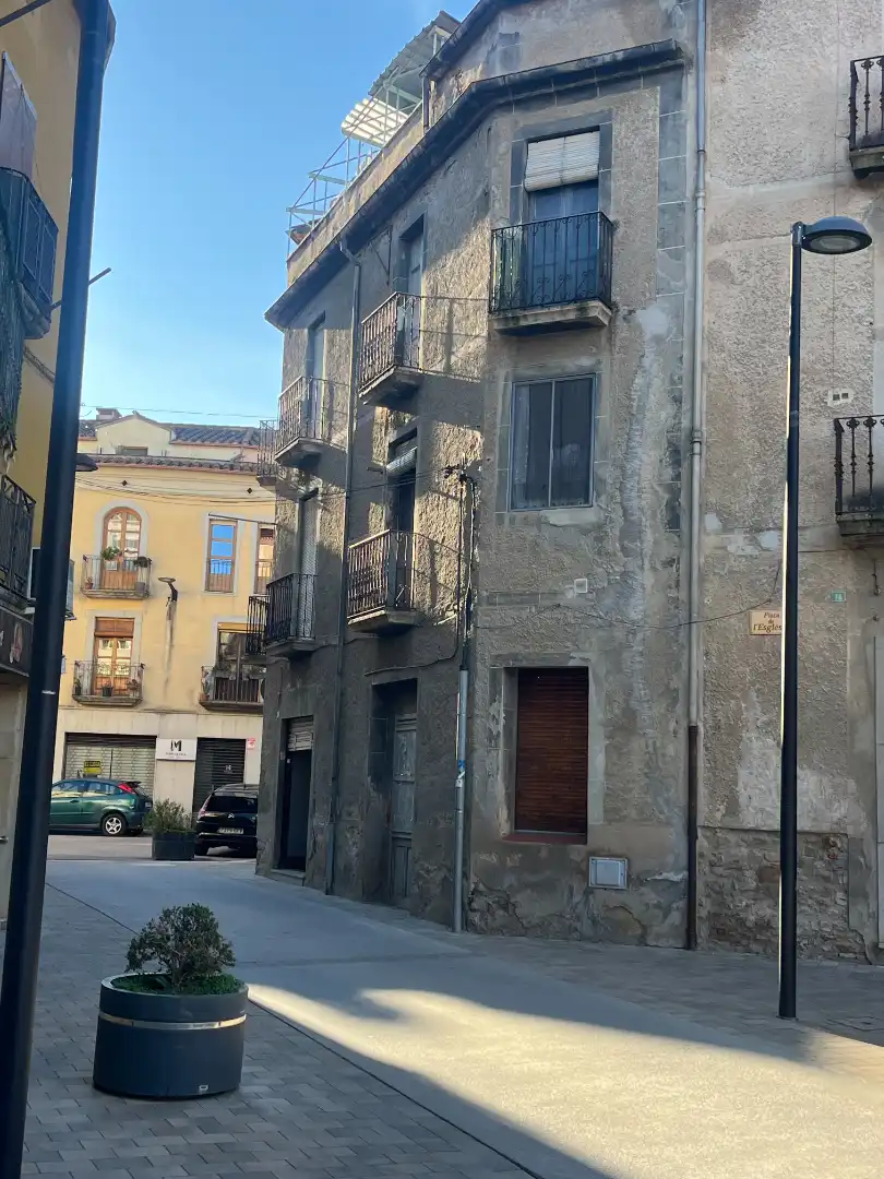 Vista exterior de Casa adosada en venda en La Cellera de Ter amb Terrassa