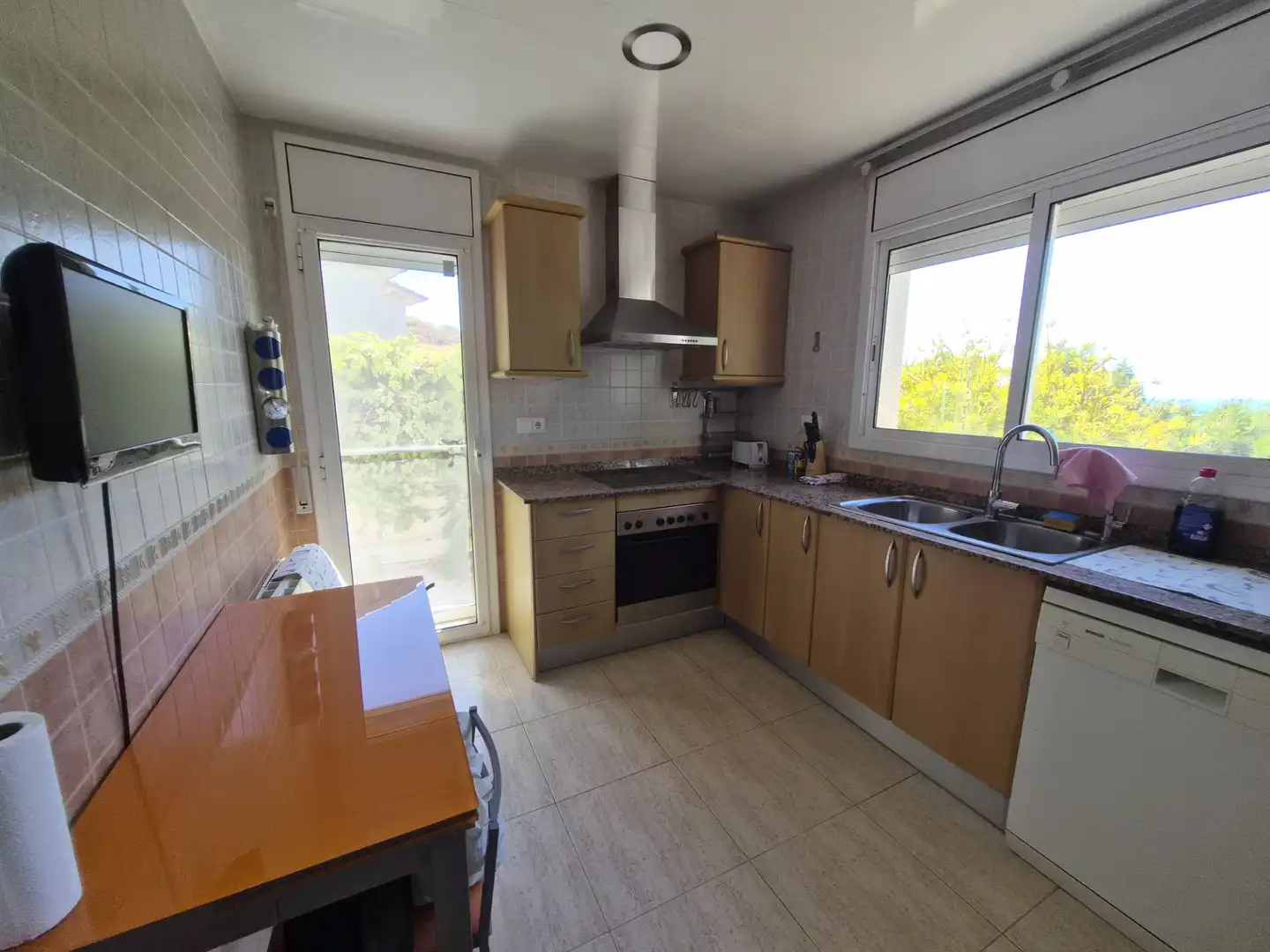 Kitchen of Houses for sale in Roda de Berà  with Private garden, Terrace and Oven