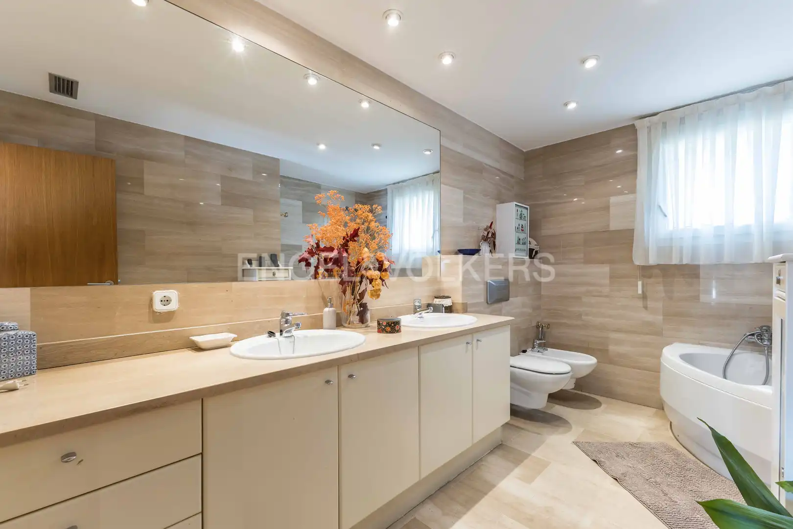 Badezimmer von Maisonette zum Verkauf in Sitges mit Klimaanlage, Heizung und Terrasse