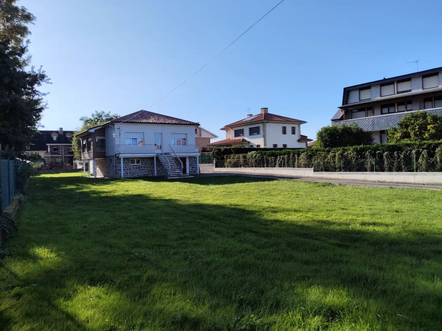 Vista exterior de Casa o chalet en venta en Torrelavega  con Calefacción, Jardín privado y Terraza