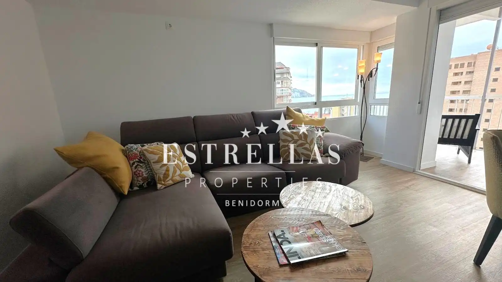 Habitación de Apartamento de alquiler en Benidorm con Calefacción, Jardín privado y Terraza