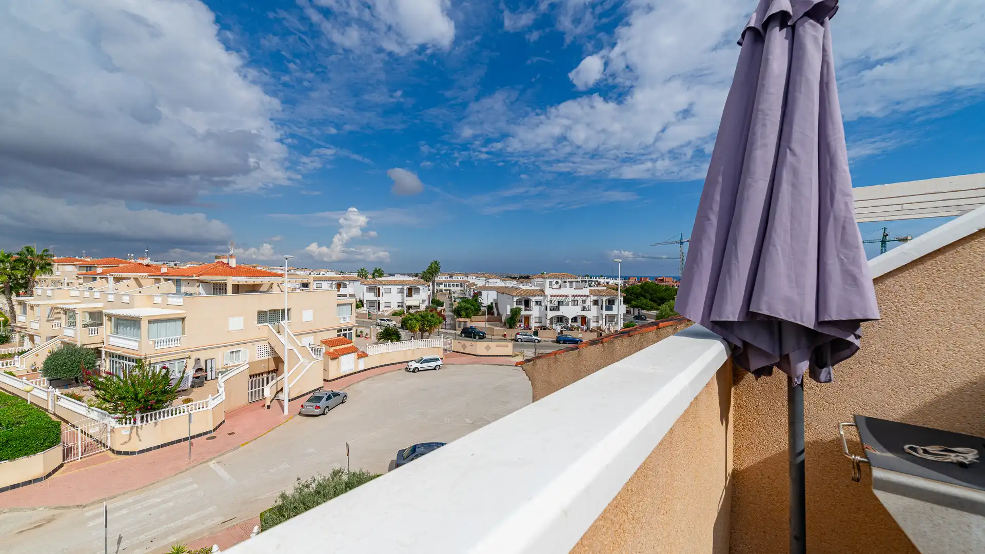 Vista exterior de Àtic en venda en Orihuela amb Aire condicionat, Calefacció i Terrassa
