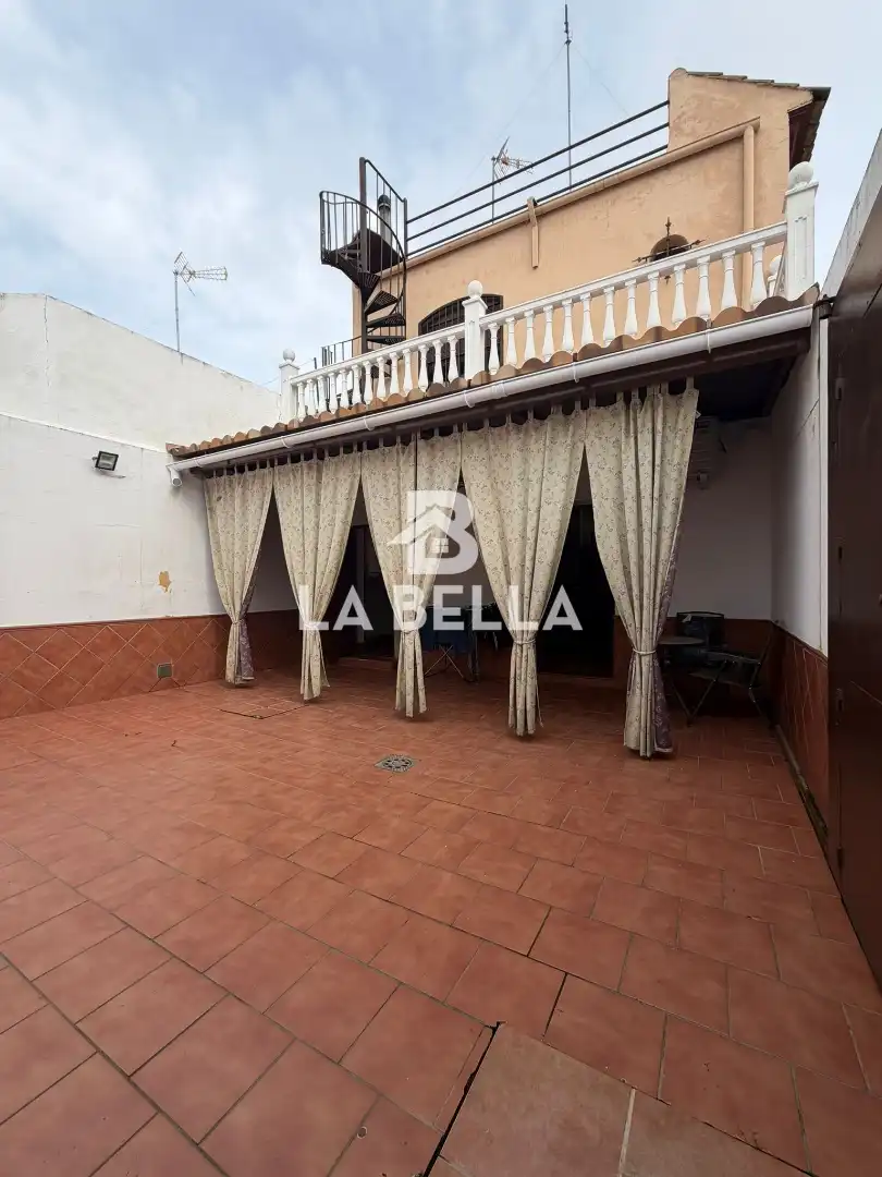Terrassa de Casa o xalet en venda en Umbrete amb Aire condicionat, Traster i Moblat