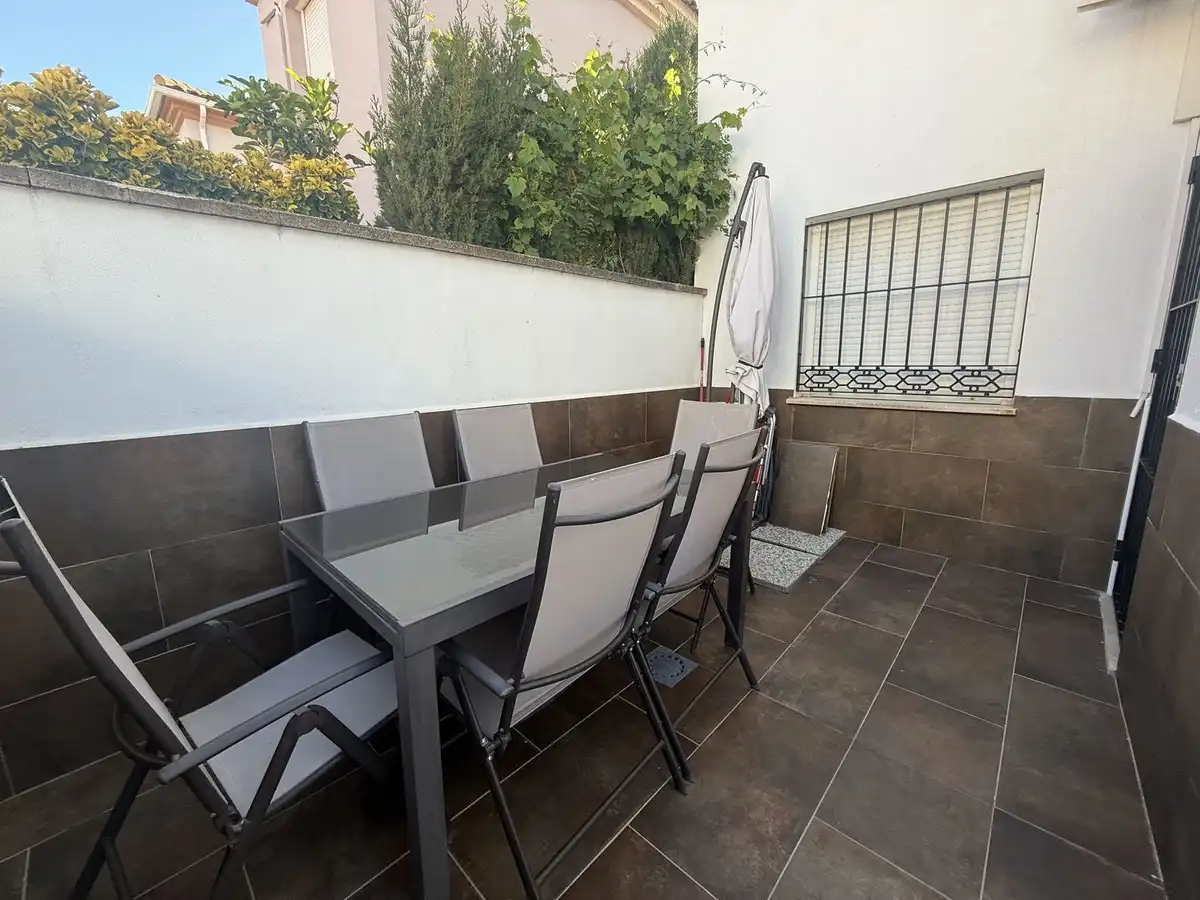 Terrasse von Haus oder Chalet zum Verkauf in Fuente de Piedra mit Klimaanlage, Privatgarten und Terrasse
