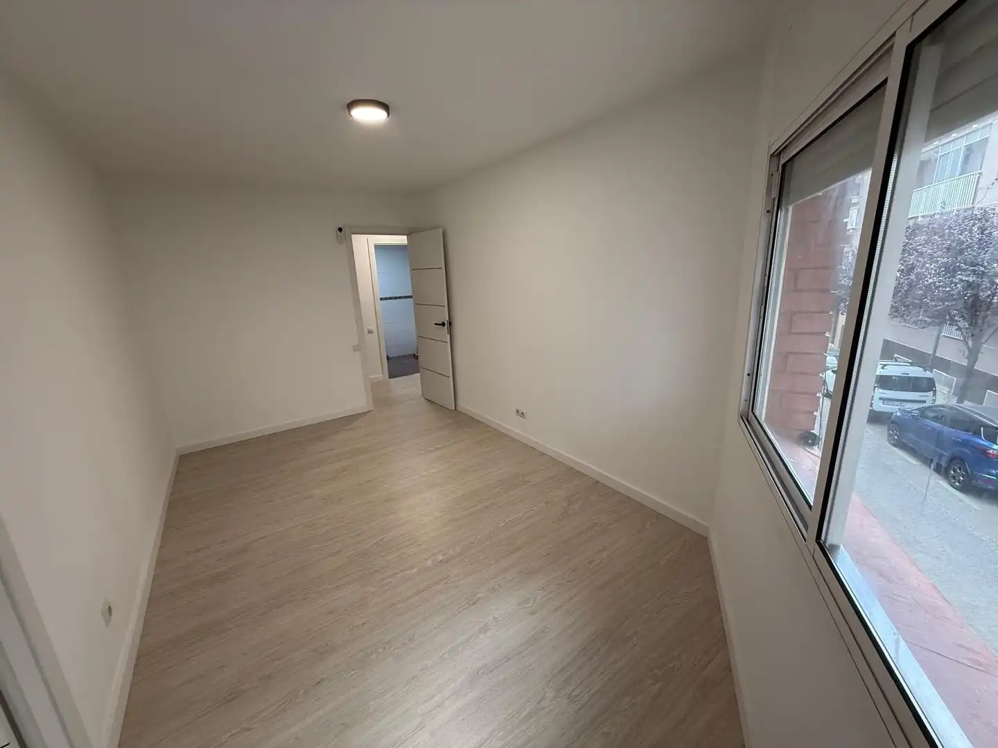 Flat for sale in L'Hospitalet de Llobregat  with Alarm