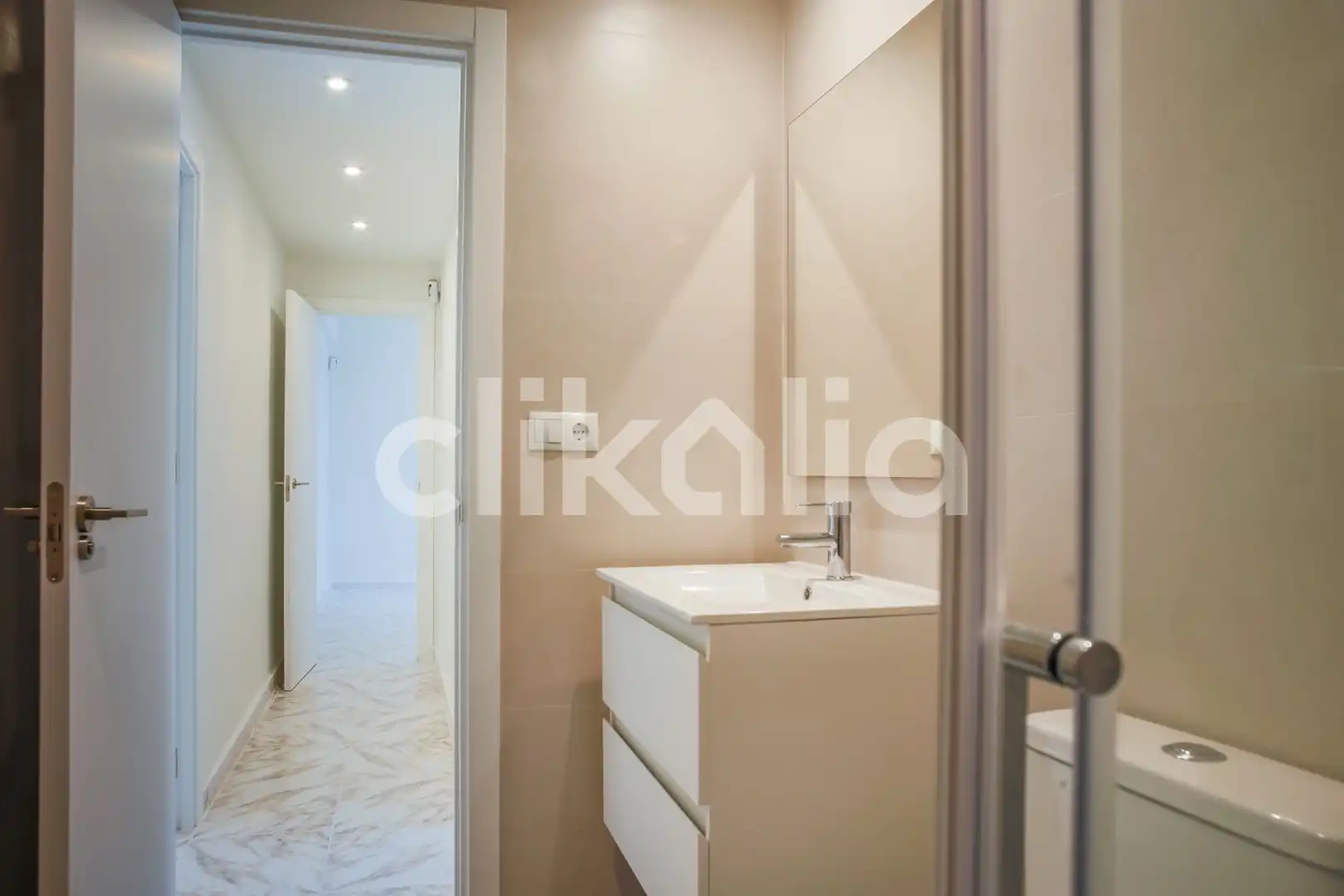Badezimmer von Wohnung zur Miete in Getafe mit Klimaanlage und Heizung