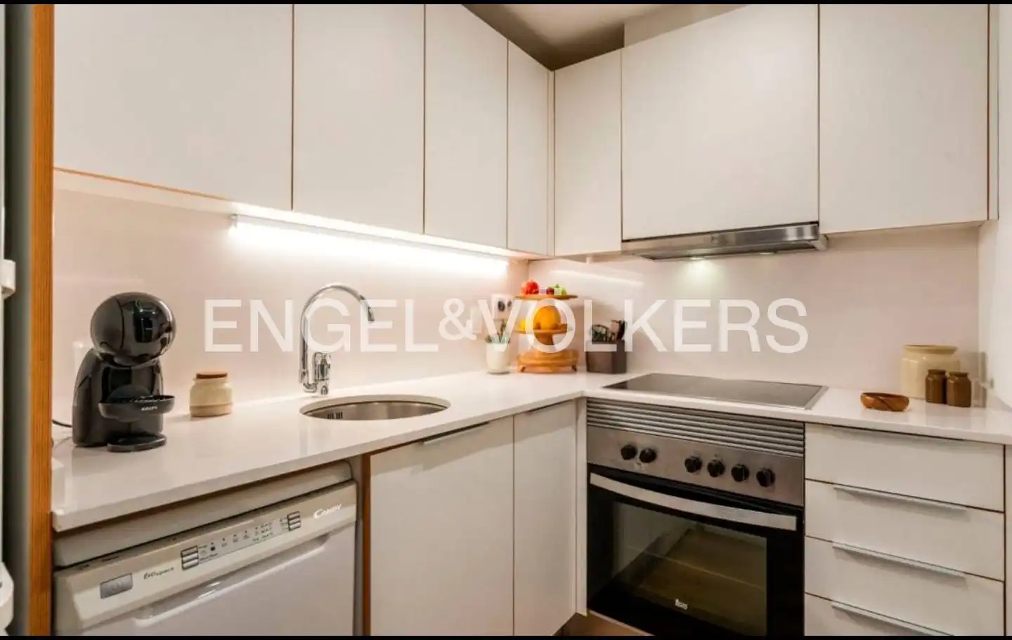 Kitchen of Flat for sale in Barcelona  with Air Conditioner, Heating and Balcony