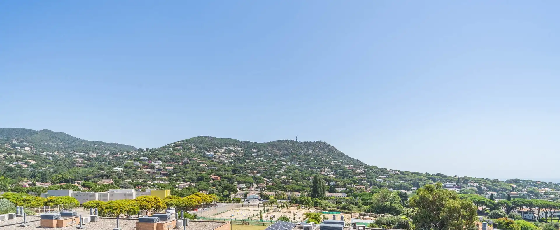 Vista exterior de Casa adosada en venta en Cabrils con Aire acondicionado, Calefacción y Jardín privado