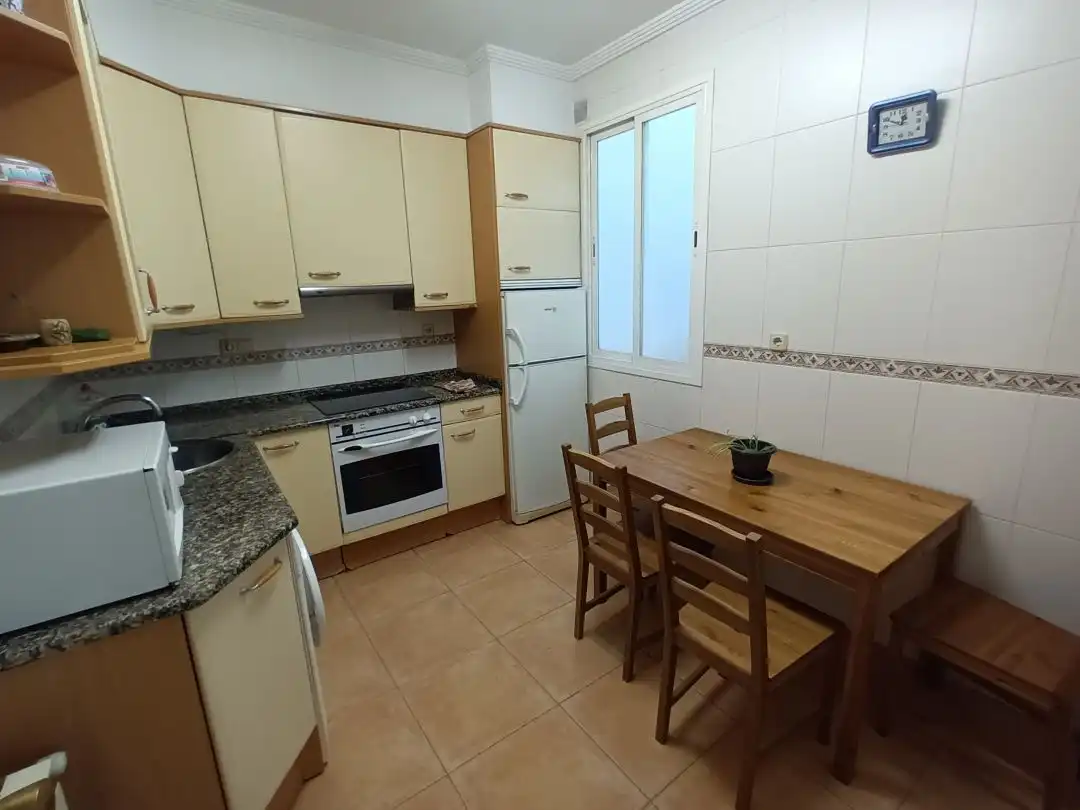 Cocina de Piso de alquiler en Donostia - San Sebastián  con Calefacción, Terraza y Balcón