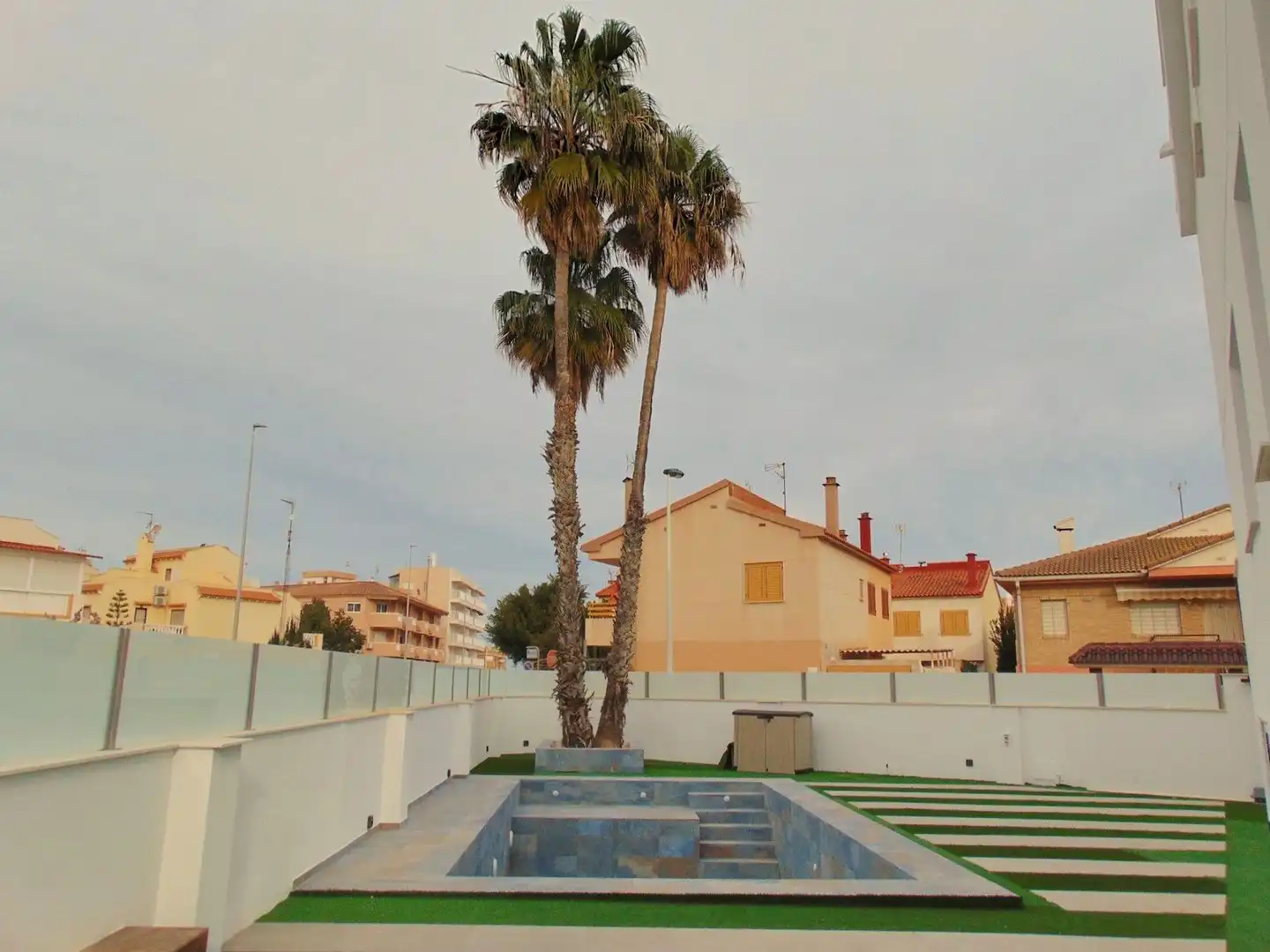 Piscina de Casa adosada en venta en San Pedro del Pinatar con Aire acondicionado, Calefacción y Jardín privado