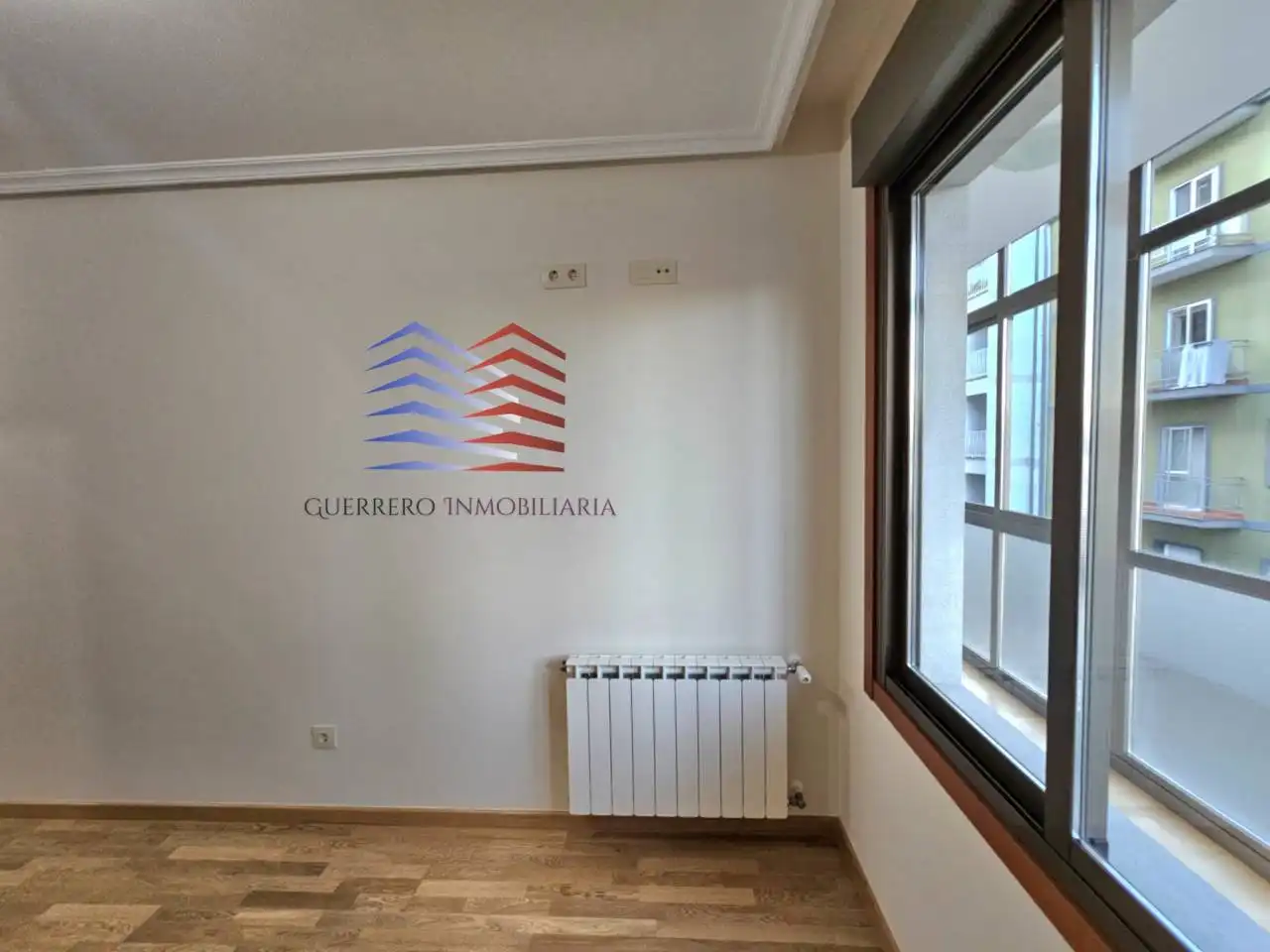 Wohnung zur Miete in Ourense Capital  mit Heizung, Parkett und Abstellraum