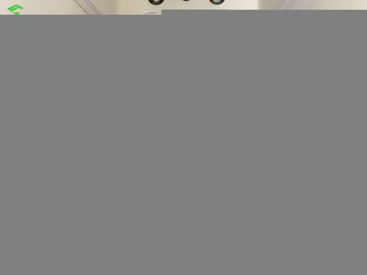 Aparcament de Casa o xalet en venda en Baños de la Encina amb Piscina