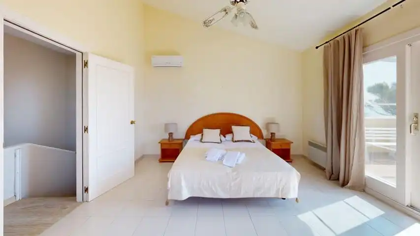 Dormitori de Casa o xalet en venda en L'Ametlla de Mar  amb Aire condicionat, Jardí privat i Terrassa