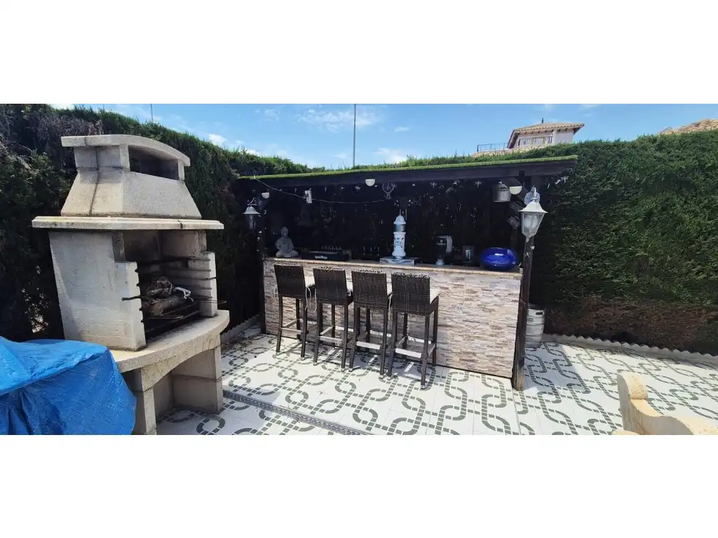 House with pool for sale in Poligono F-2 Filipinas Oeste, imagen 7