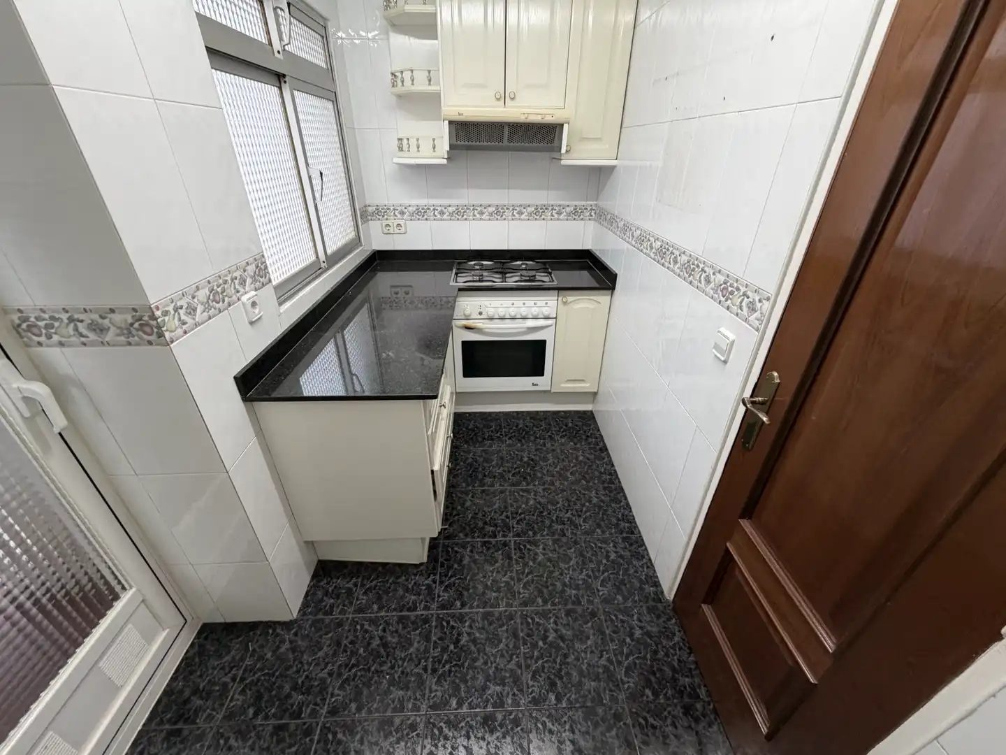 Piso con terraza en venta en Avinguda del Maresme 451, imagen 16