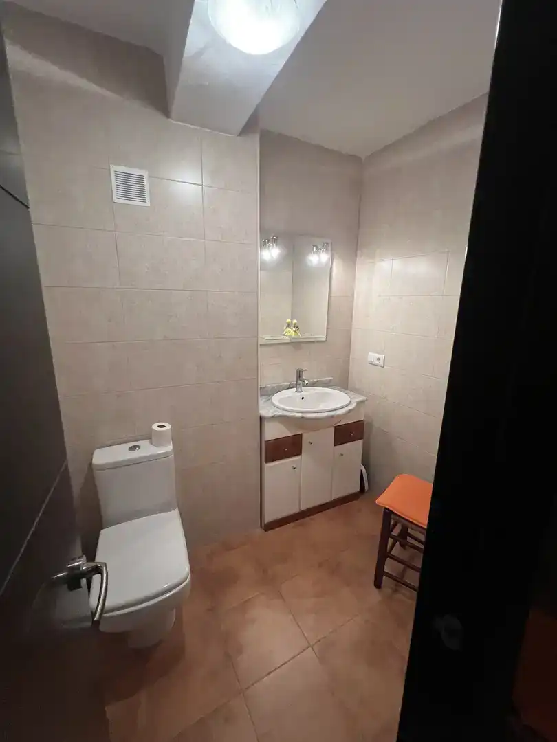 Baño de Piso en venta en Villahermosa del Río con Trastero, Amueblado y Balcón