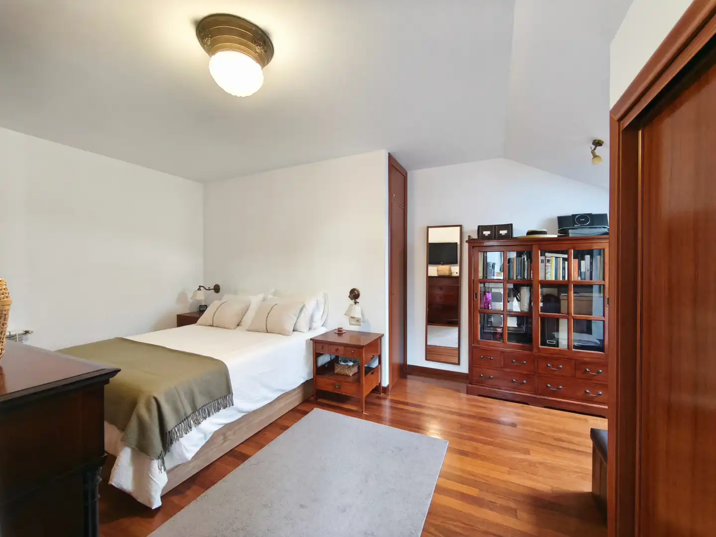 Habitación de Dúplex en venta en Santiago de Compostela  con Calefacción, Terraza y Trastero