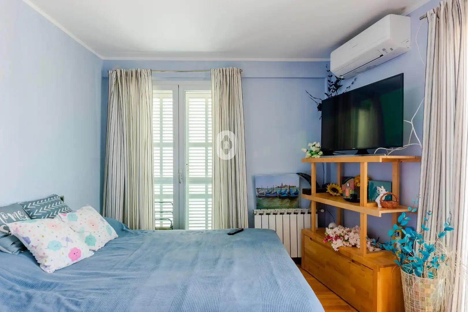 Schlafzimmer von Dachboden zum Verkauf in Pollença mit Klimaanlage, Heizung und Parkett