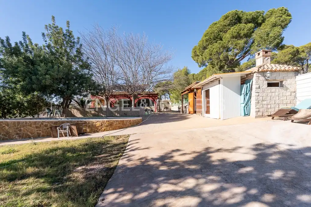 Casa o chalet en venta en Sagunto / Sagunt con Aire acondicionado, Calefacción y Jardín privado