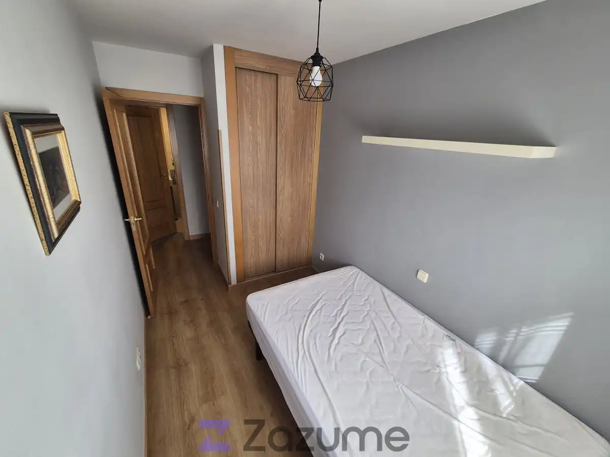Bedroom of Flat for rent in Recas  with Air Conditioner, Heating and Terrace