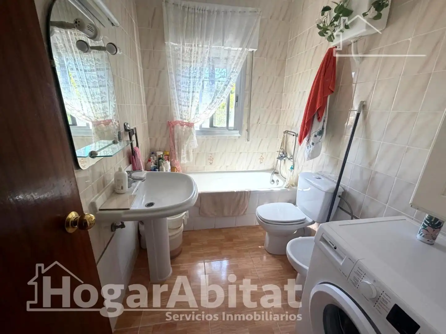Bany de Casa o xalet en venda en Torrent amb Aire condicionat, Jardí privat i Terrassa