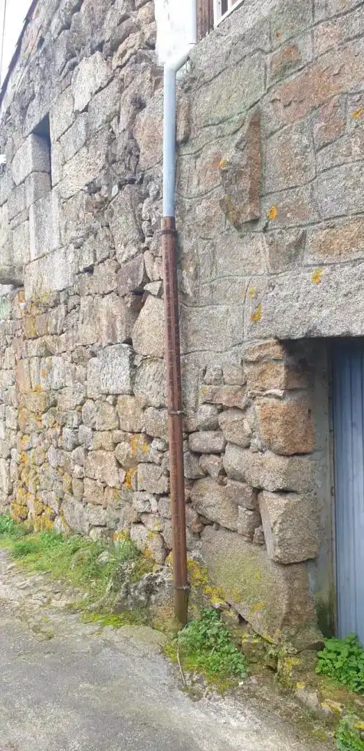 Vista exterior de Finca rústica en venda en Ourense Capital  amb Jardí privat, Traster i Moblat
