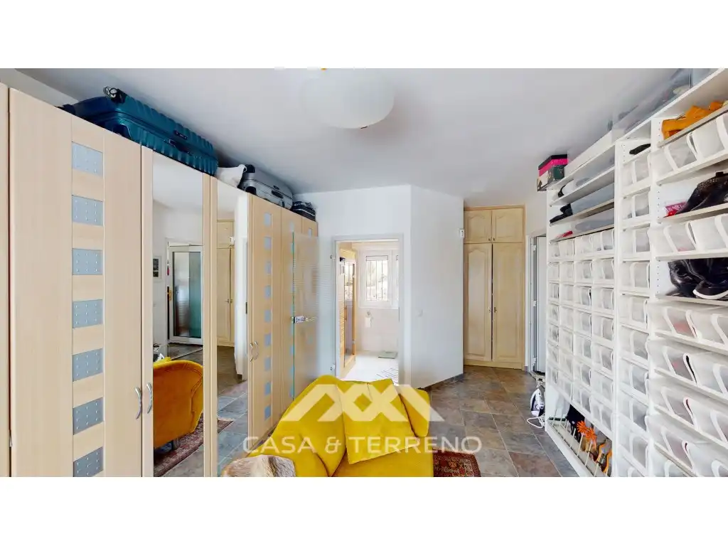 Houses for sale in Sayalonga  with Air Conditioner, Private garden and Terrace