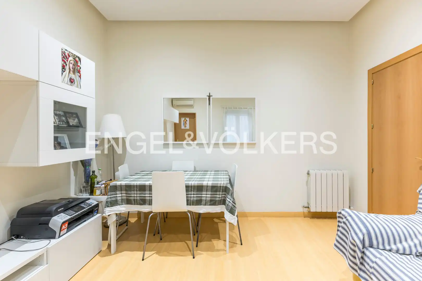 Menjador de Apartament de lloguer en Madrid amb Aire condicionat i Calefacció