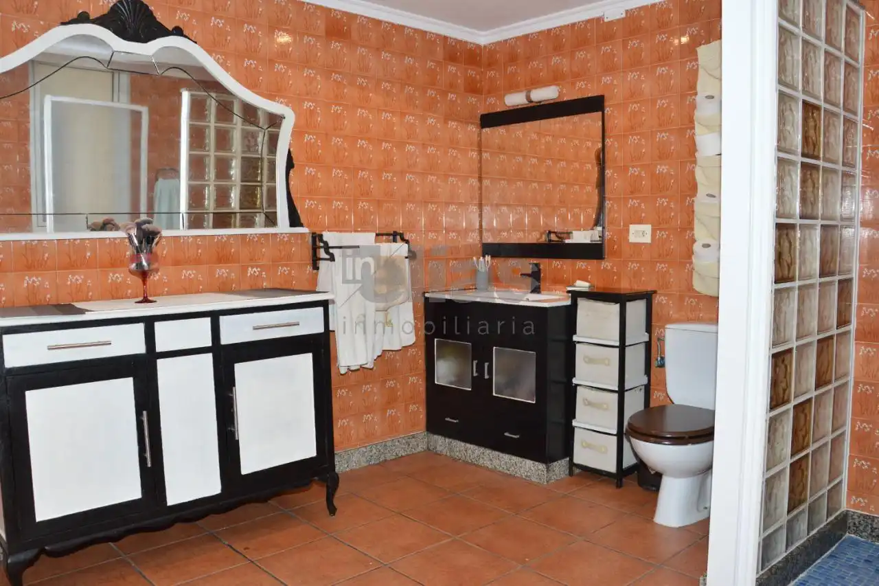 Bathroom of Houses for sale in Cabana de Bergantiños  with Heating and Private garden