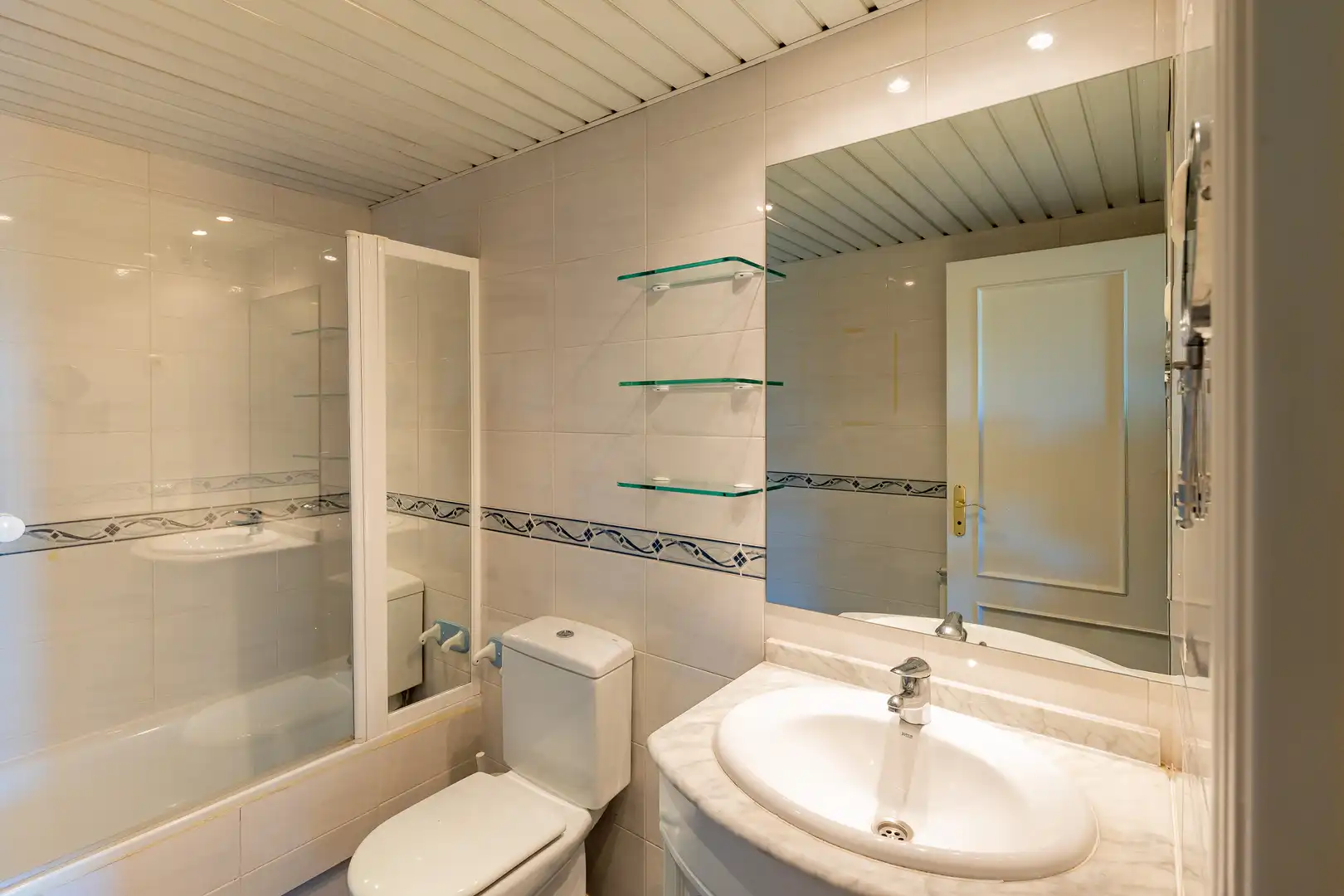 Baño de Dúplex en venta en Majadahonda con Aire acondicionado, Calefacción y Terraza