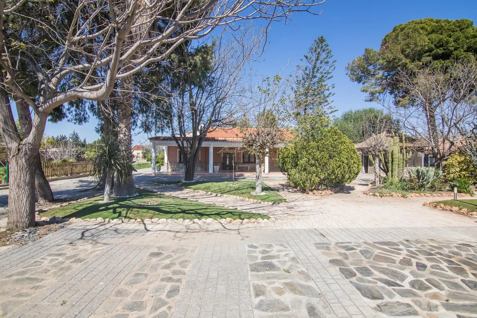 Vista exterior de Casa o chalet en venta en Redován con Jardín privado, Terraza y Piscina