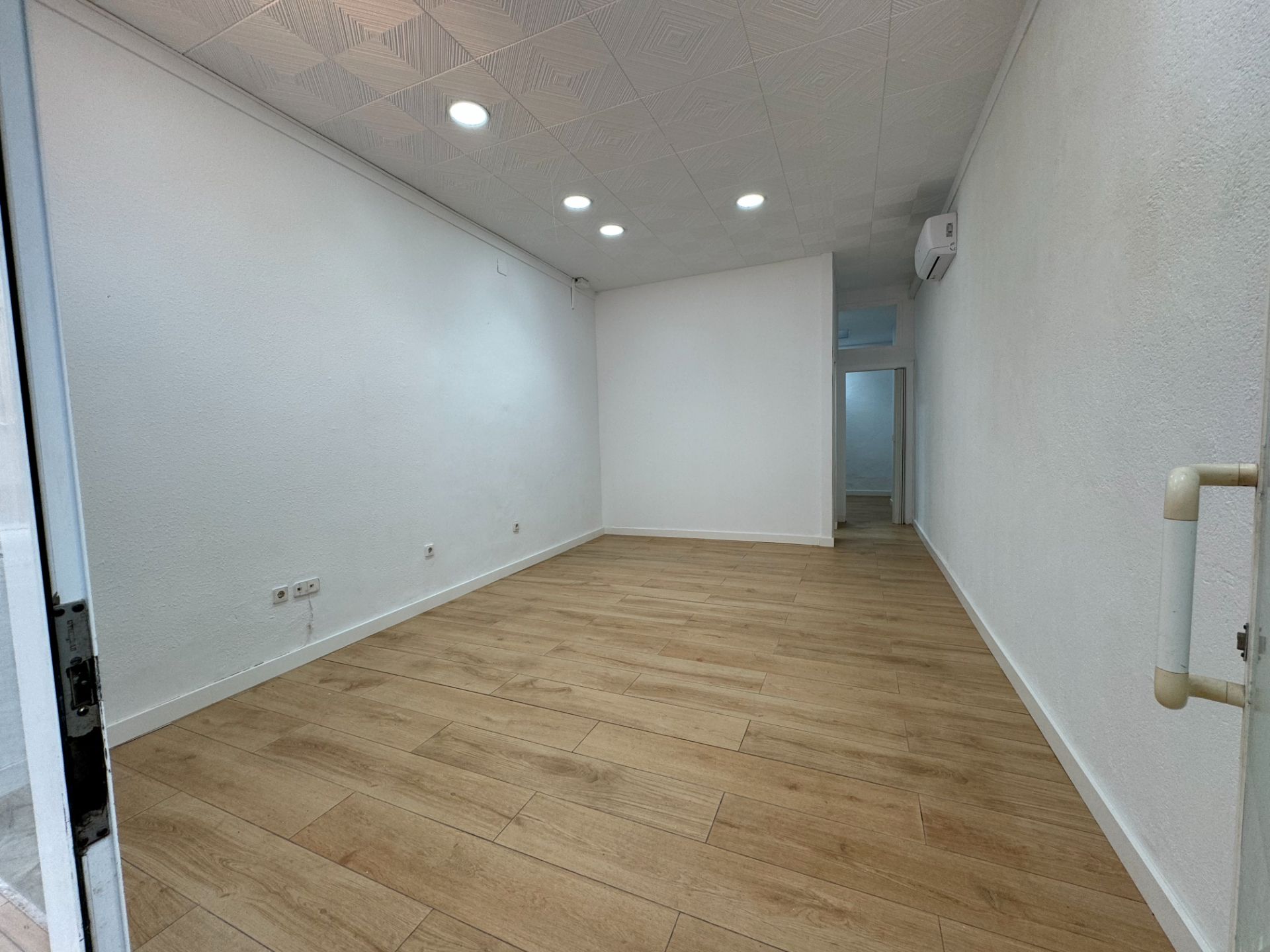 Premises for sale in Sant Feliu de Guíxols  with Air Conditioner and Heating