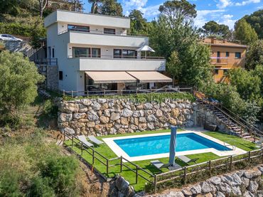 House with pool for sale in Carrer sa Punta Llarga