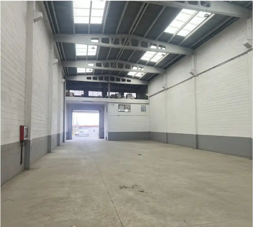 Nave industrial in affitto a Rúa Daimler