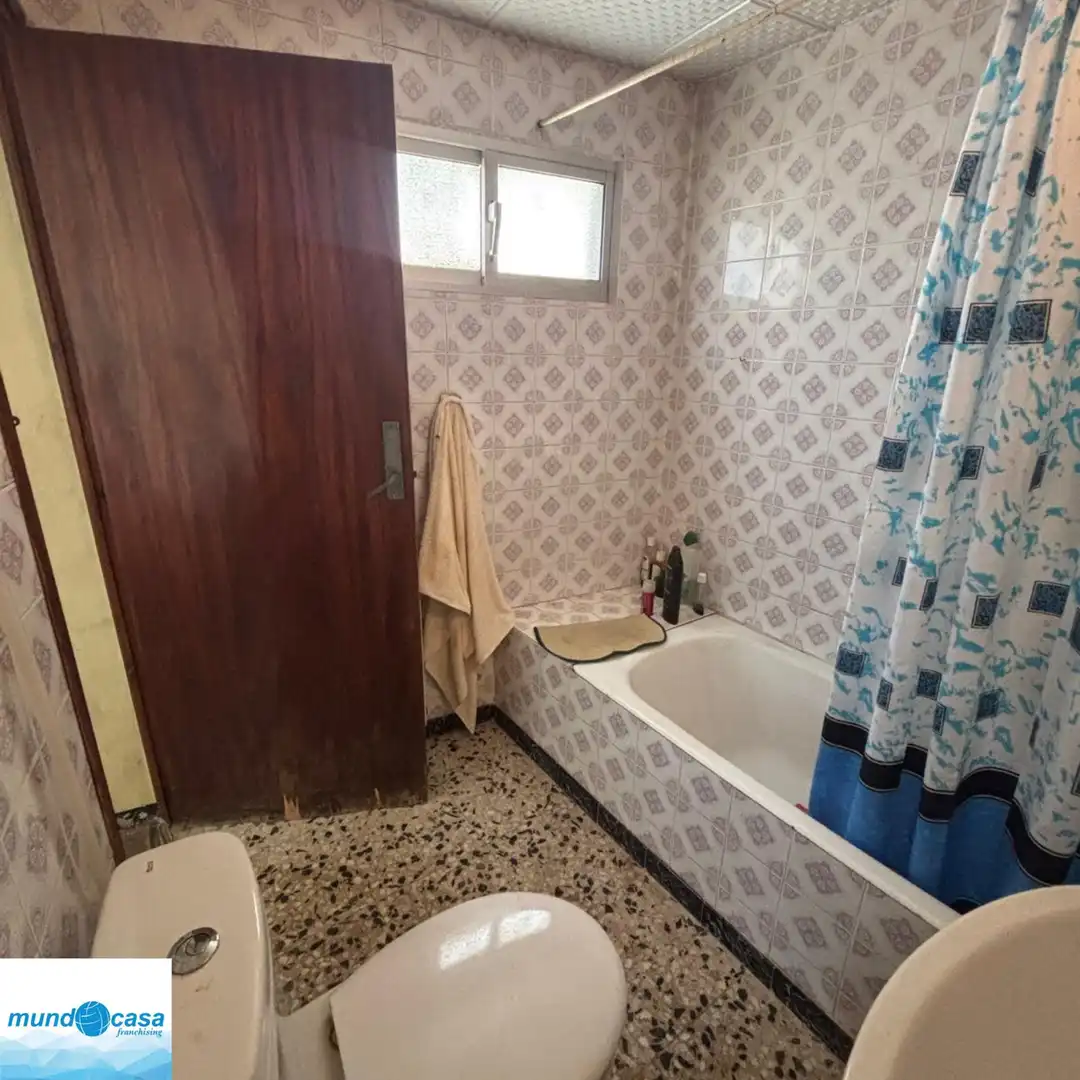 Badezimmer von Country house zum Verkauf in Escatrón mit Privatgarten und Terrasse