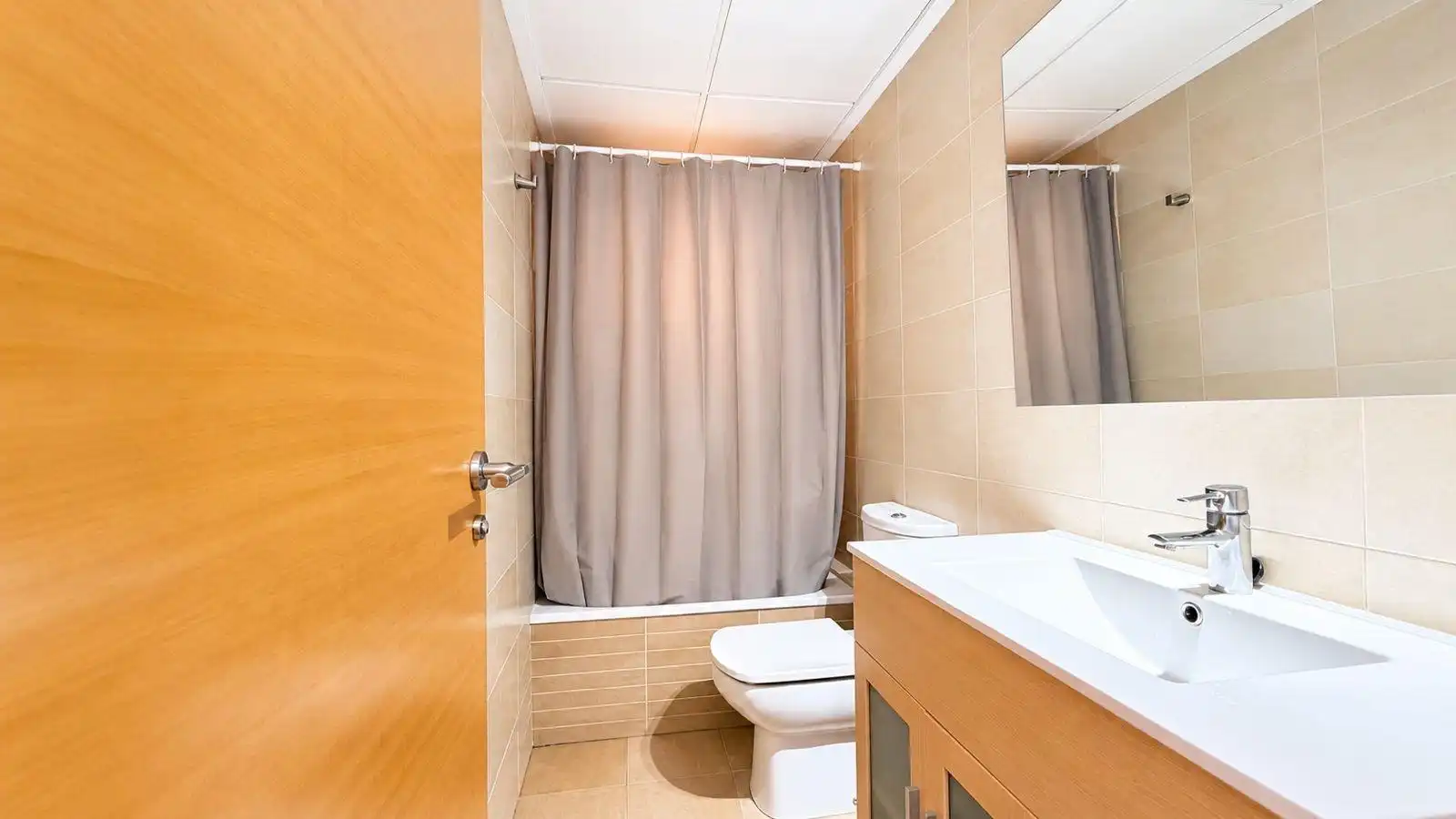 Bathroom of Flat for sale in Elche / Elx  with Air Conditioner, Parquet flooring and Furnished