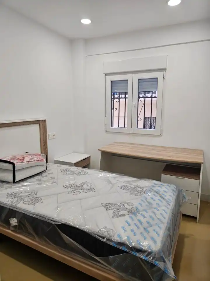 Habitación de Piso de alquiler en Almería con Aire acondicionado y Amueblado