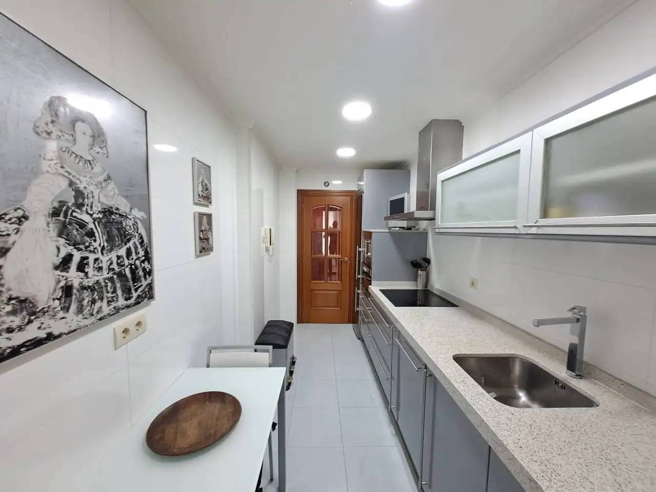 Flat for sale in Calle Sahagún, Universidad - Las Huelgas